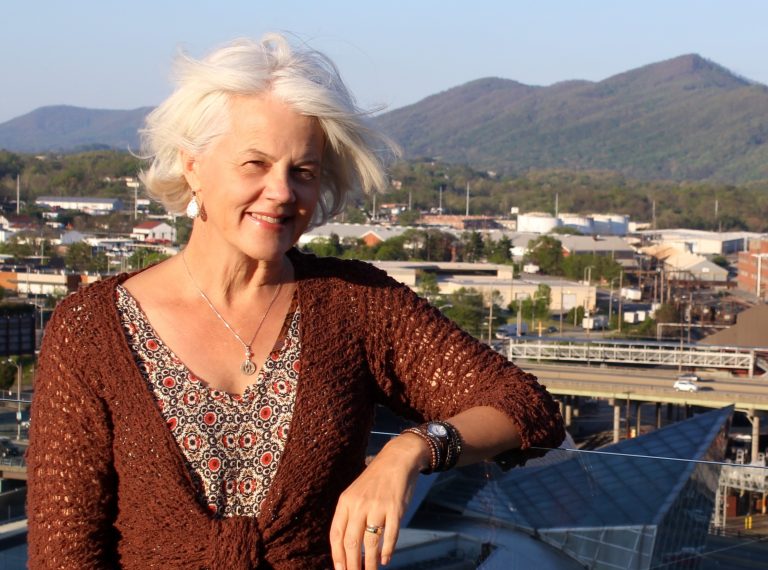 Beth Macy_credit Josh Meltzer