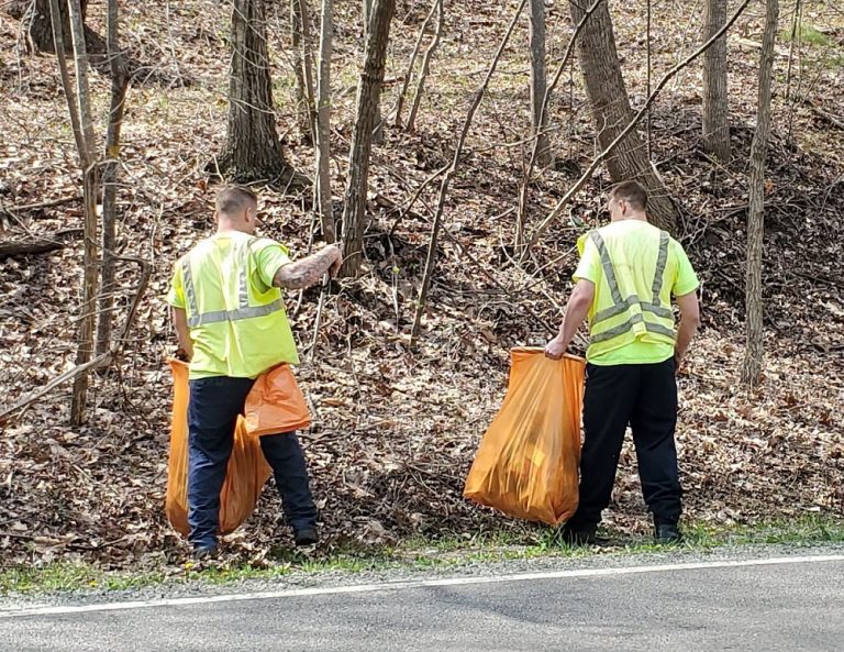 Franklin County Sheriff's Inmate Roadside Trash Pickup